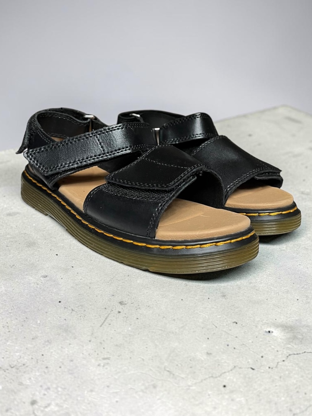 🌻NEW w/tag Dr. Martens Romi J Sandals Black Leather Adjustable Youth US 3 EU 34